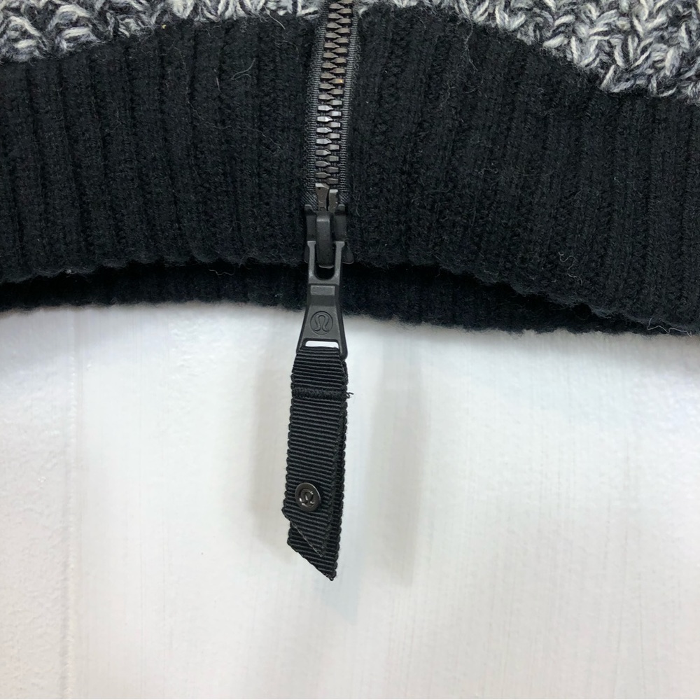 Lululemon Merino Wool Falling Freely Neckwarmer - Picture 5 of 10
